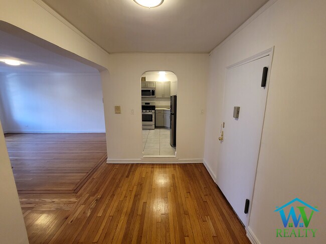 Foto del edificio - 4066 Ithaca St