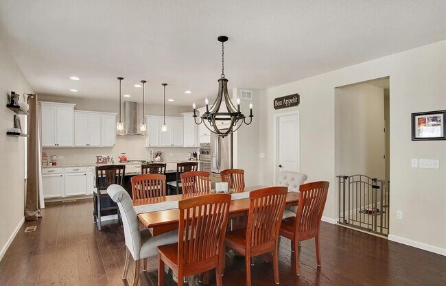 Foto del edificio - 912 McMurdo Cir