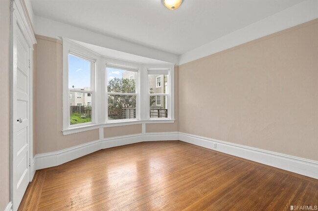 Building Photo - 480 19th Ave