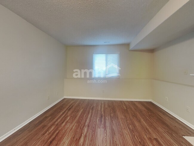 Foto del edificio - 12032 Forest Street