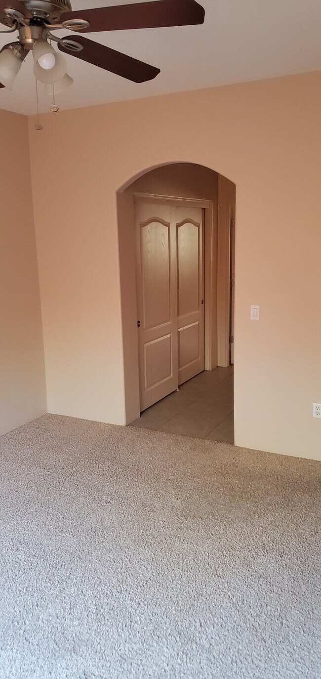 Foto del edificio - 2780 N. Bell Hollow Place