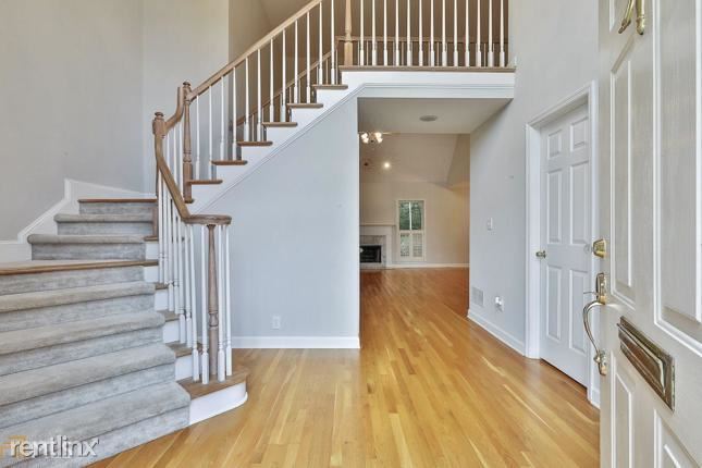 Building Photo - 4 br, 3 bath House - 703 Avalon Way