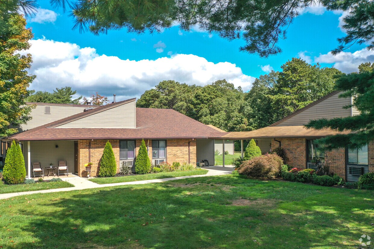 Renaissance Bay Villas 55+ 300 La Bonne Vie Dr Patchogue, NY