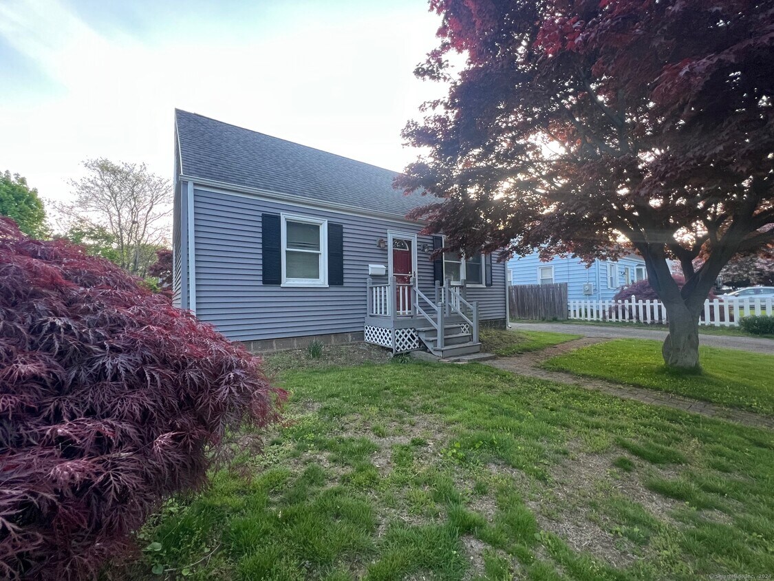 Primary Photo - 114 Underhill Rd