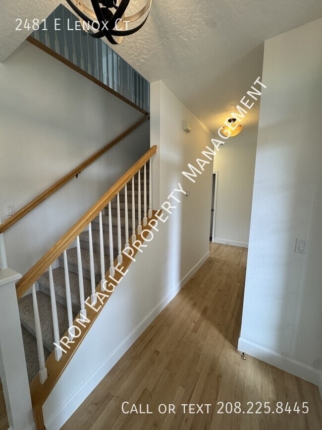Foto del edificio - 2481 E Lenox Ct