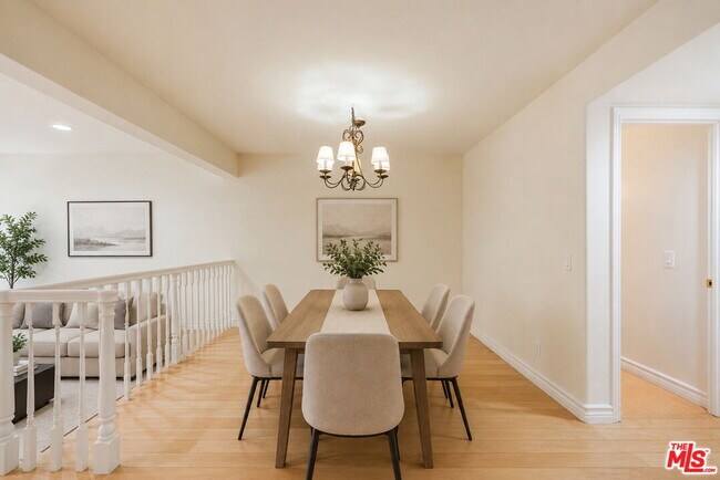 Foto del edificio - 17241 Palisades Cir
