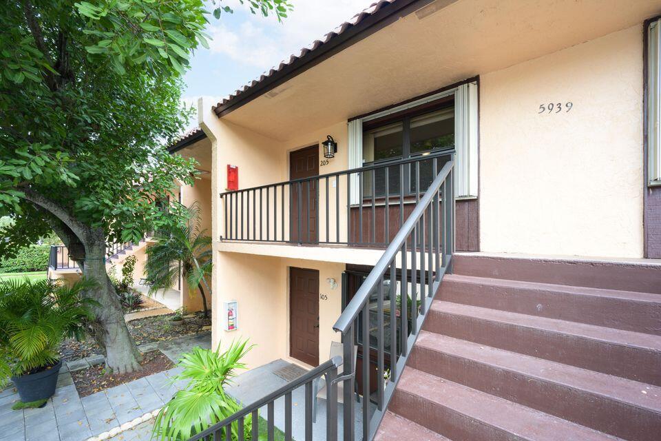 Foto principal - 5939 Forest Hill Blvd