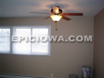 Foto del edificio - 285 Clymer Rd