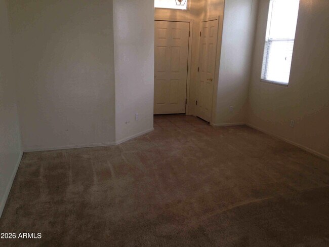 Foto del edificio - 2592 E Brooks St