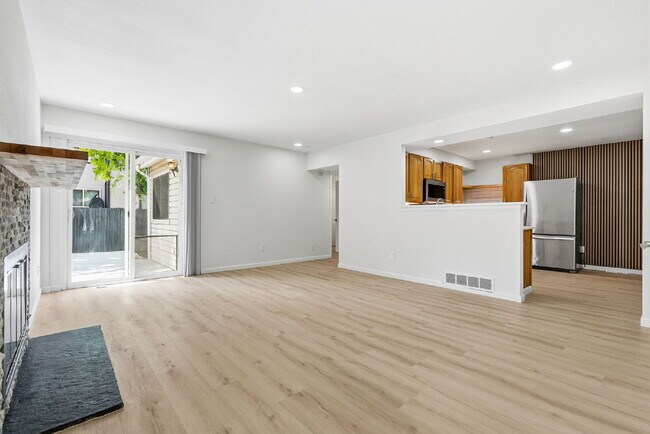 Building Photo - Stunning Fully Remodeled 3 Bed, 2 Bath Home in Conveniently-Located Northglenn!