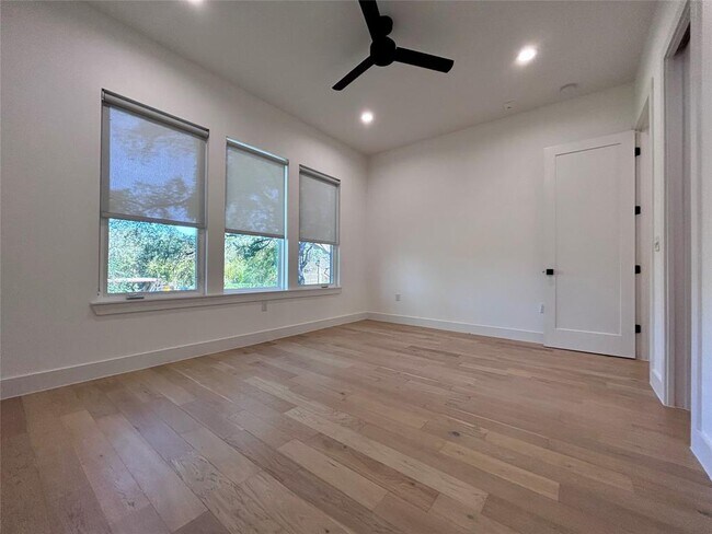 Building Photo - 4010 Clawson Rd