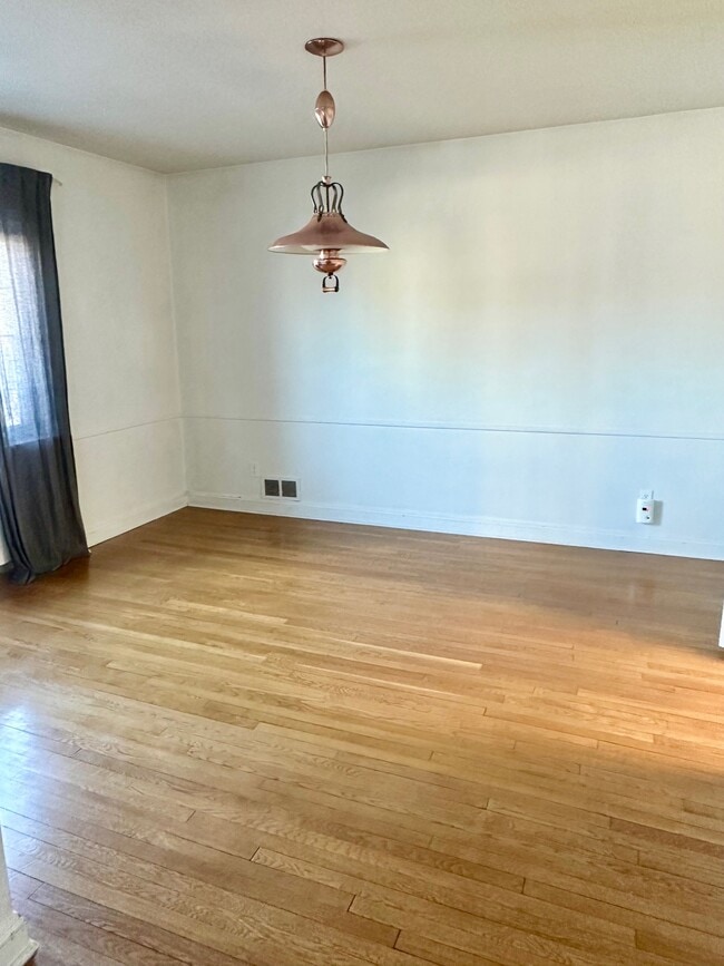 Building Photo - 468 Greenmount Ave