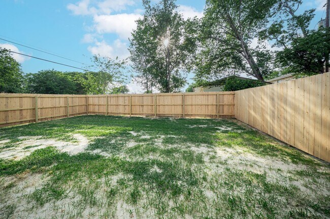 Foto del edificio - 1606 W 5th St