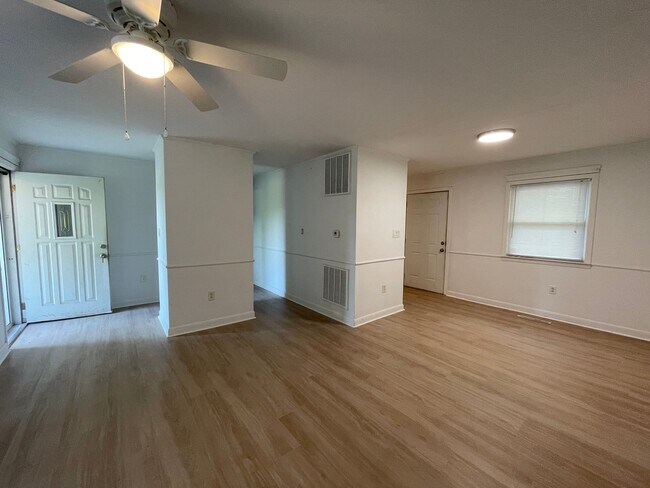 Foto del edificio - 93 Landsdown Dr