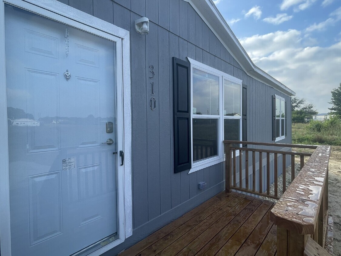 Primary Photo - Beautiful, new 1577 sq ft home on private ...