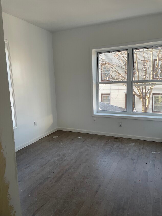 Building Photo - 7704 16th Ave