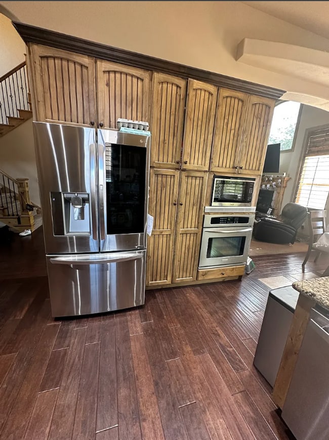 Building Photo - 6 Bed/3.5 Bathroom house in Herriman