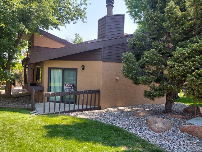 Rear sliding patio door with small patio - 821 Pebblewood Dr