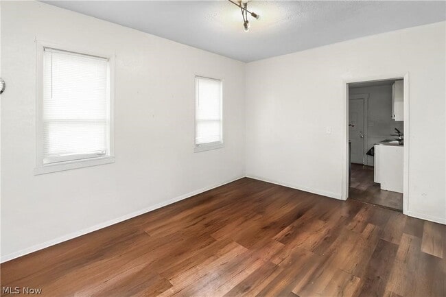 Building Photo - 505 Brown St