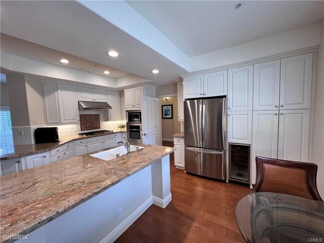 Building Photo - 3 br, 3 bath Condo - 51 Plaza Vivienda