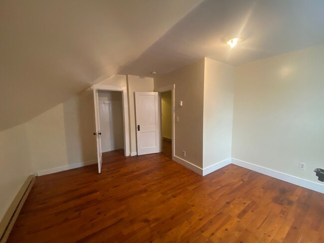 Interior Photo - 5 Acme St