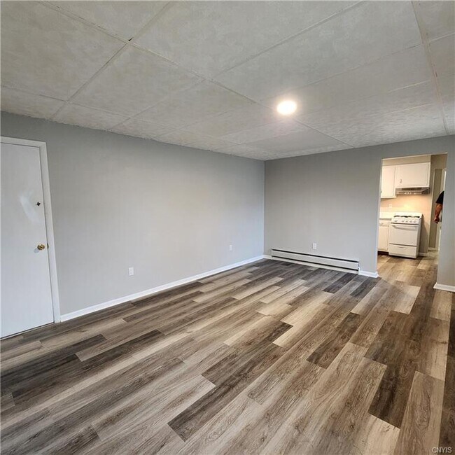 Foto del edificio - 351 Brainard St