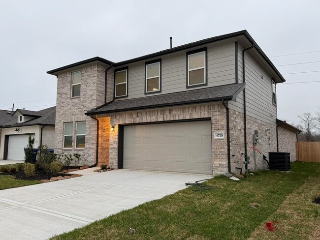 Building Photo - 4715 Bay Vista Dr