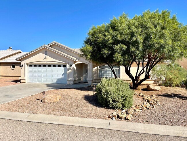 Foto del edificio - Nice 3 Bedroom 2 Bath Home in Chaparral Mesa!