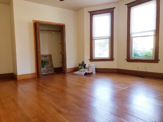 Foto del edificio - 1435 W Diversey Pkwy