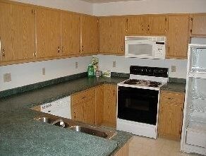 Foto del edificio - 1053 Stillmeadow Ln