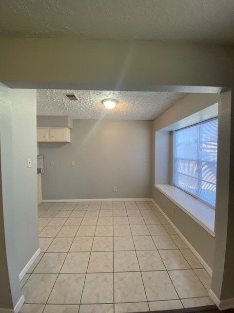 Foto del edificio - 8022 Bunker Wood Ln