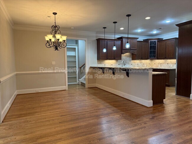 Foto del edificio - 4008 Enfield Ridge Dr