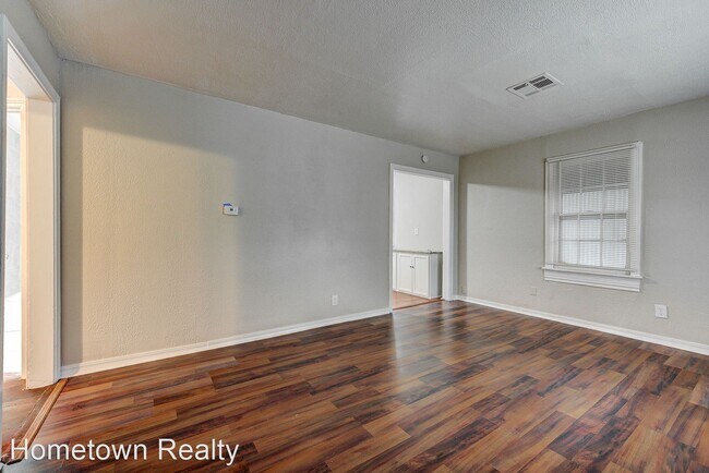 Foto del edificio - 2 br, 1 bath House - 910 NW 99th Street
