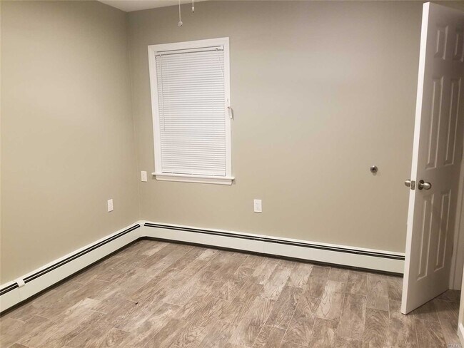 Building Photo - 2391 Kayron Ln