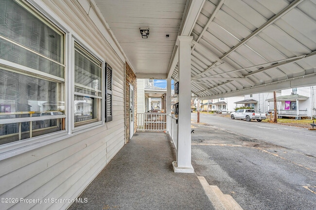 Building Photo - 601 Dean St