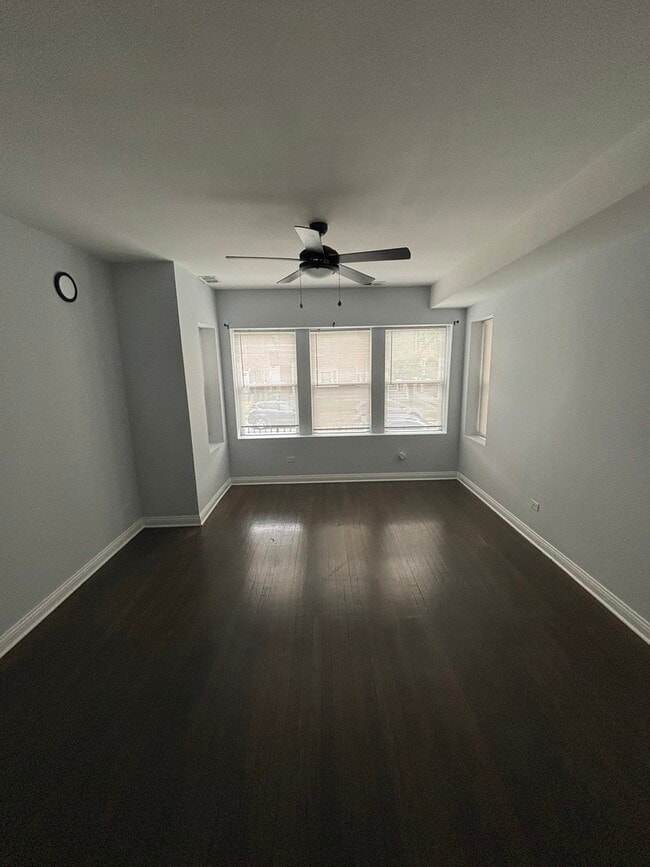 Foto del edificio - 7240 S Cornell Ave