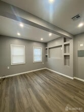 Building Photo - 80 E Emerson Ave