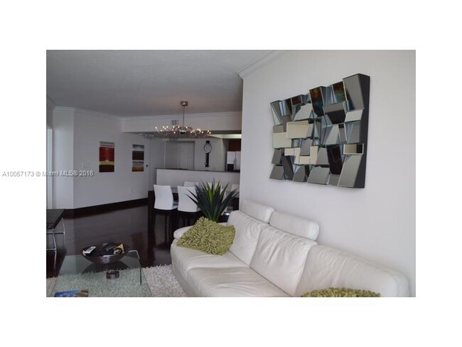 Building Photo - 16699 Collins Ave