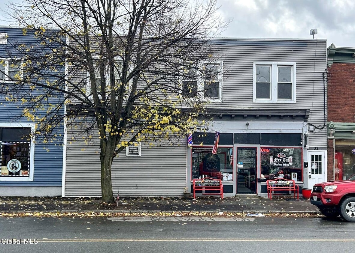 Primary Photo - 32 112th St