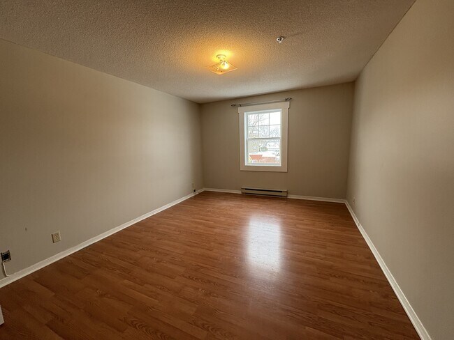 Photo du bâtiment - 151 Queen St