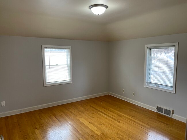 Bedroom 1 - 1328 Rust St