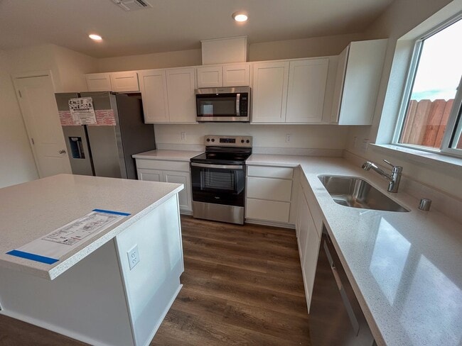 Building Photo - 847 Congaree Ln