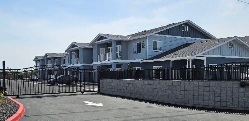 Foto principal - 6470 Stockton Blvd