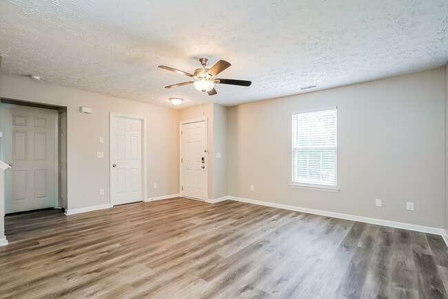 Building Photo - 206 Mingocrest Dr