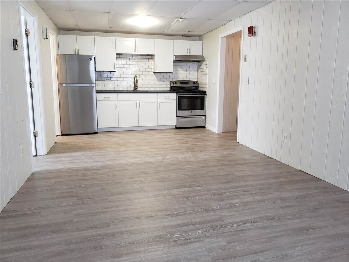 148 Front St Unit 4, Exeter, NH 03833 Apartment for Rent in Exeter