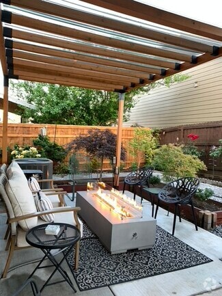 Building Photo - 5401 NE 66th Dr