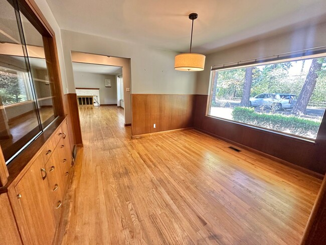 Foto del edificio - Mercer Island Home - Available 11/20/24