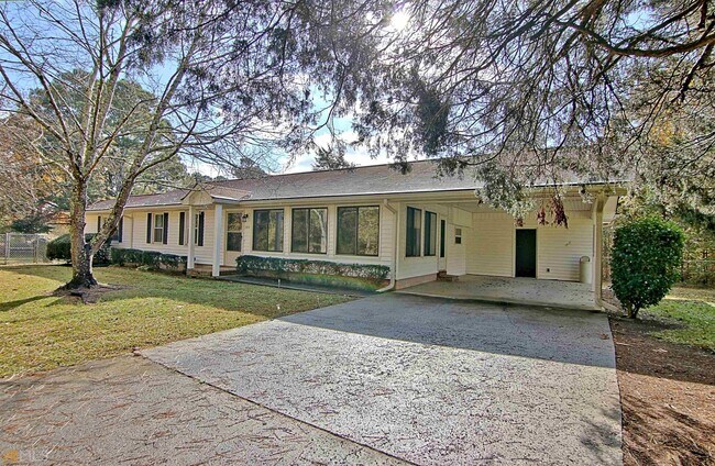 Foto del edificio - 155 Long Rd