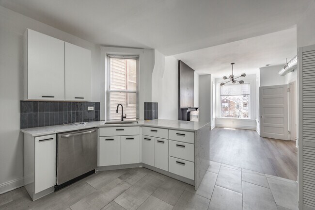 Foto del edificio - 1841 N Kedzie Ave