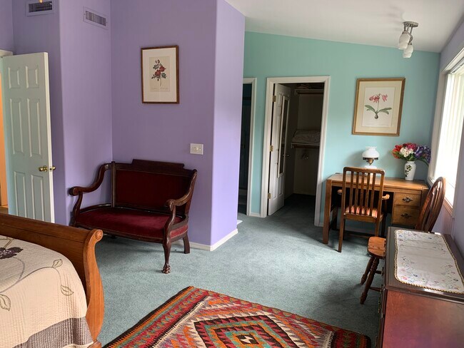 Foto del edificio - 249 Meadow Dr
